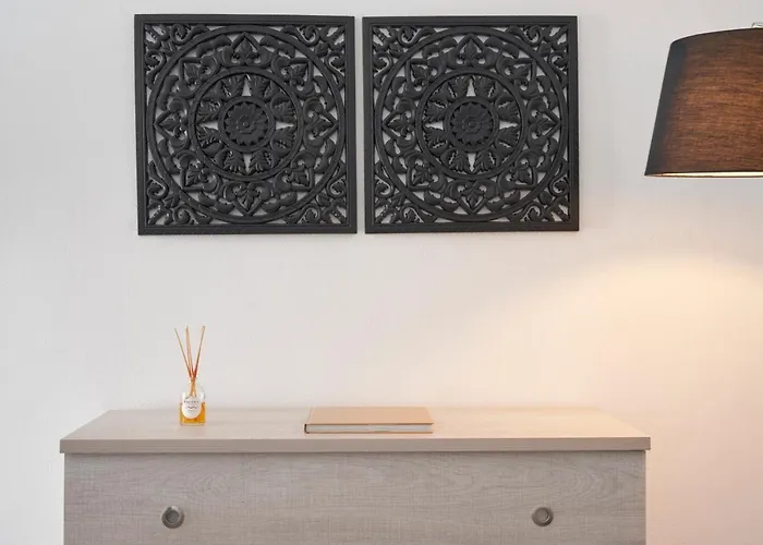 Mr & Mrs White - Santorini 4* Oia