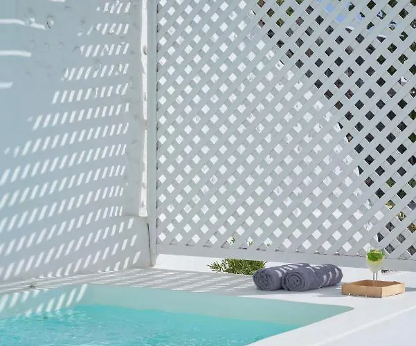 Hotel Mr & Mrs White - Santorini 4*