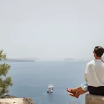 Mr & Mrs White - Santorini Hotel