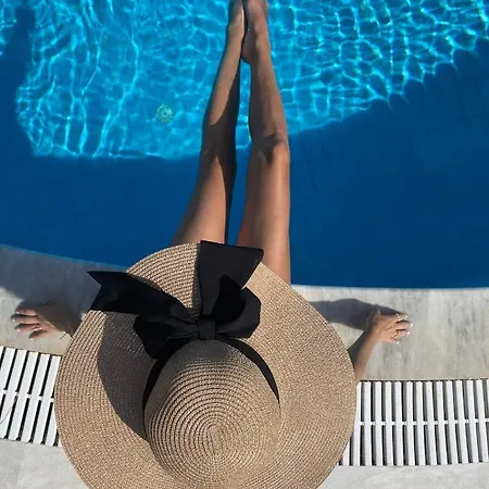 Mr And Mrs White - Santorini Hotel