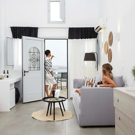 Mr And Mrs White - Santorini 4*