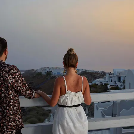 Mr And Mrs White - Santorini Hotel 4*