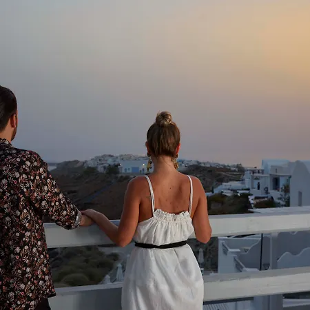 Mr And Mrs White - Santorini Hotel 4*