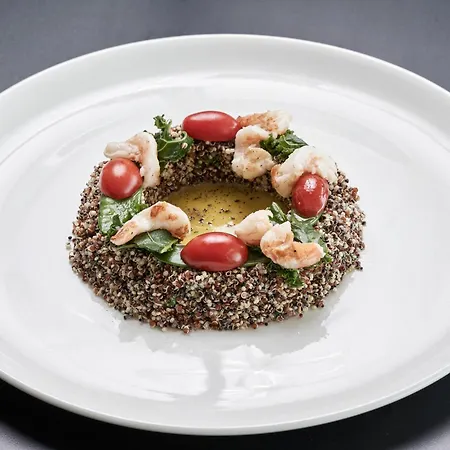 Mr & Mrs White - Santorini 4* Oia (Santorini)