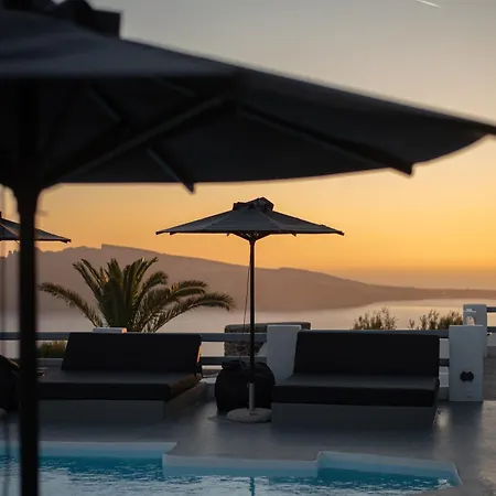 Mr And Mrs White - Santorini Hotel 4*