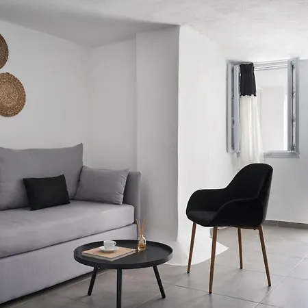 Mr & Mrs White - Santorini Hotel