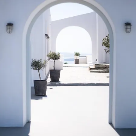Mr And Mrs White - Santorini 4* Oia