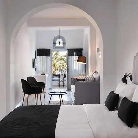 Mr And Mrs White - Santorini 4*