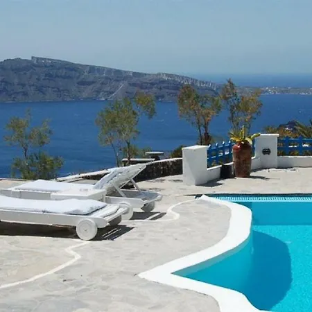 Mr And Mrs White - Santorini 4*