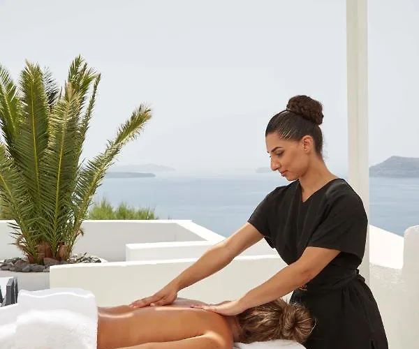 Mr & Mrs White - Santorini 4* Oia (Santorini)