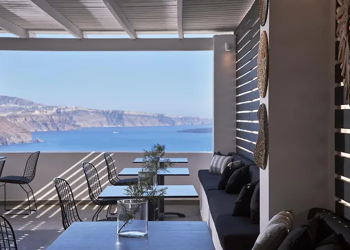 Hotel Mr & Mrs White - Santorini 4*