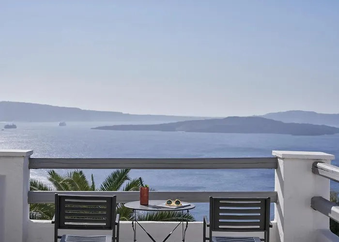 Mr & Mrs White - Santorini Oia (Santorini)