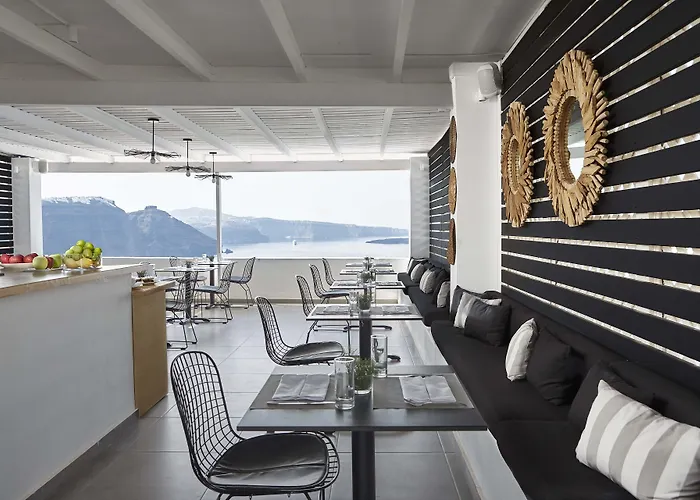 Mr & Mrs White - Santorini Hotel 4*