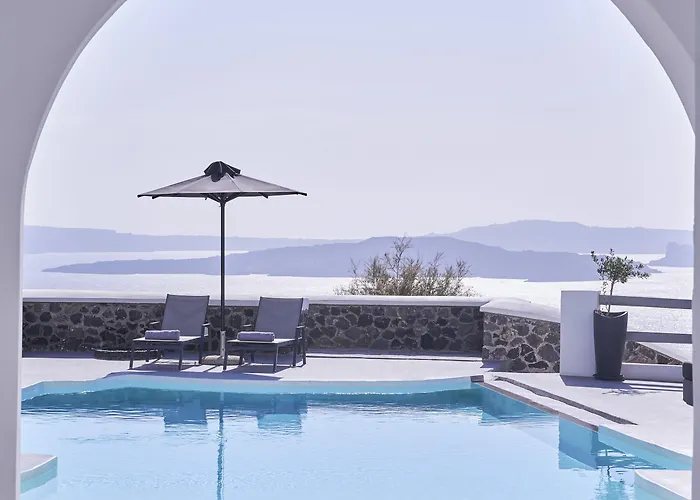 Mr & Mrs White - Santorini Hotel 4*