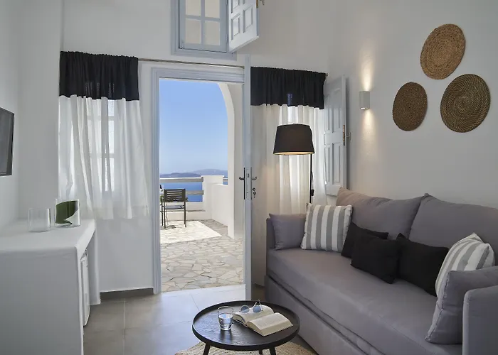 Mr & Mrs White - Santorini Oia (Santorini)