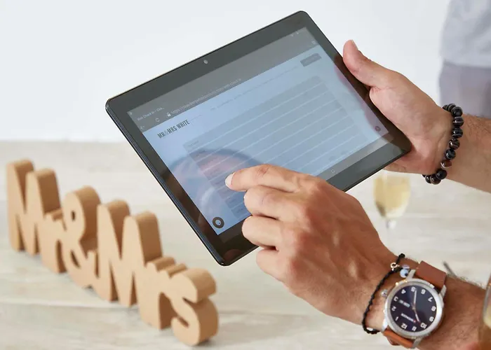 Mr & Mrs White - Santorini אויה