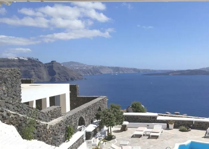Mr & Mrs White - Santorini Hotel 4*