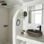 Mr & Mrs White - Santorini Hotel 4*