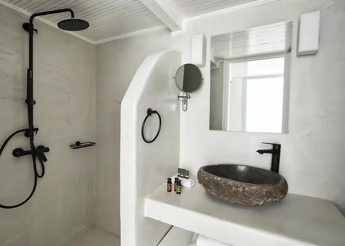 Mr & Mrs White - Santorini Hotel 4*