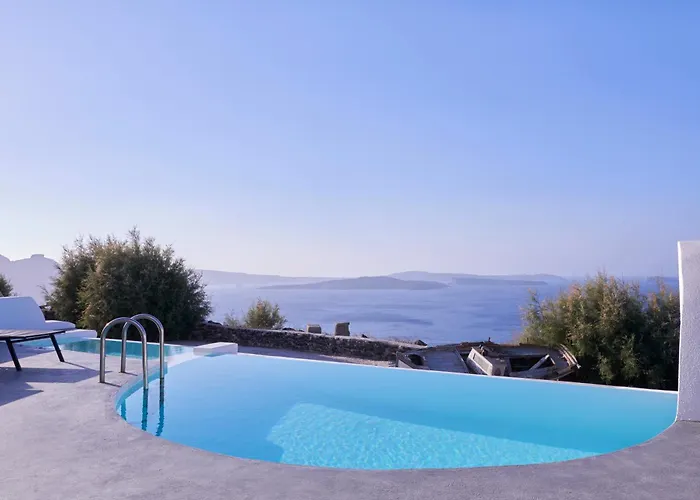 Mr & Mrs White - Santorini Hotel 4*