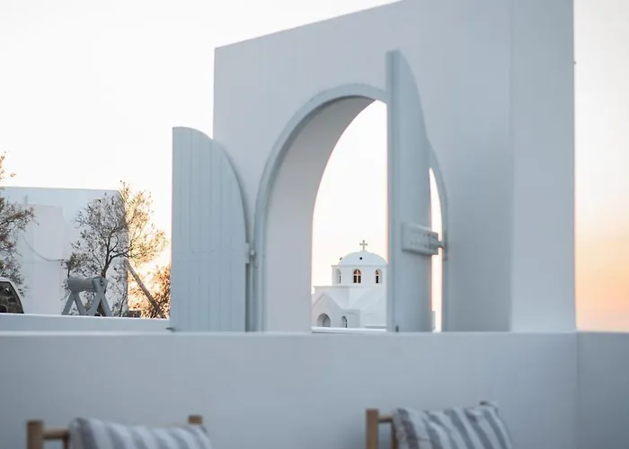 Mr & Mrs White - Santorini Hotel