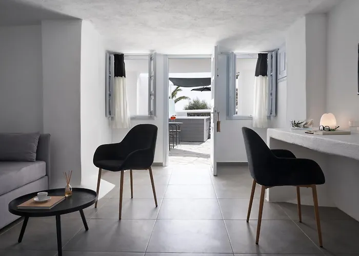 Hotel Mr & Mrs White - Santorini 4*