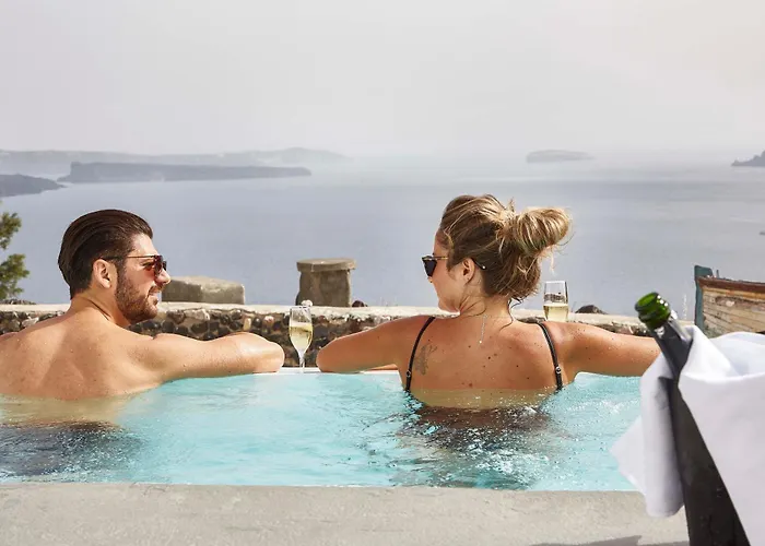 Mr & Mrs White - Santorini Отель 4*