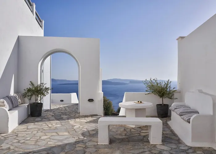 Mr & Mrs White - Santorini Ия